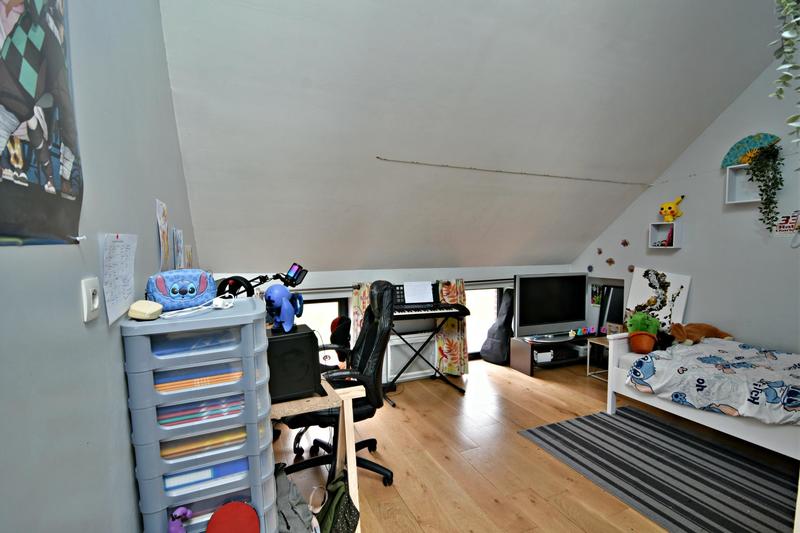 Maison - 240 m² - 7 pièces