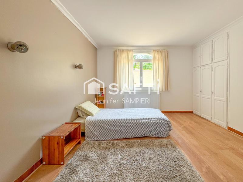 Villa - 208 m² - 8 pièces