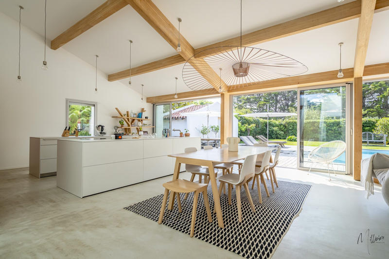 Maison - 290 m² - 10 pièces