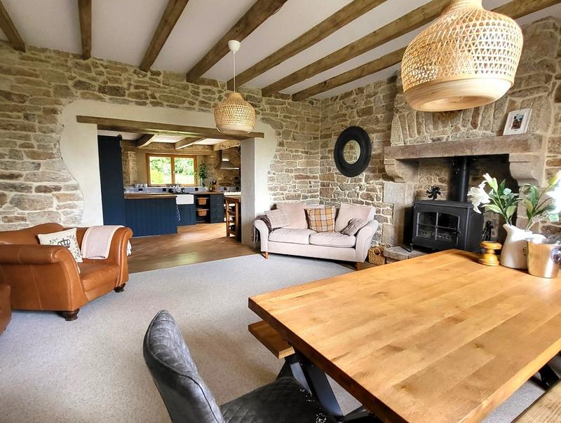 Maison en pierre - 237 m² - 8 pièces