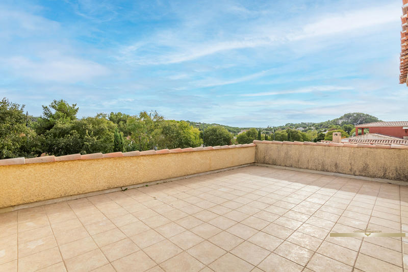 Maison - 180 m² - 7 pièces