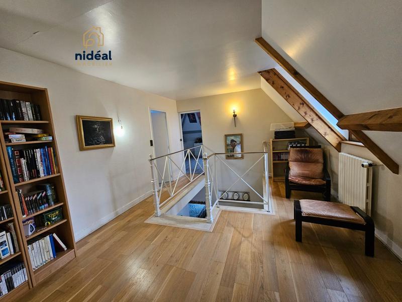 Maison - 201 m² - 7 pièces