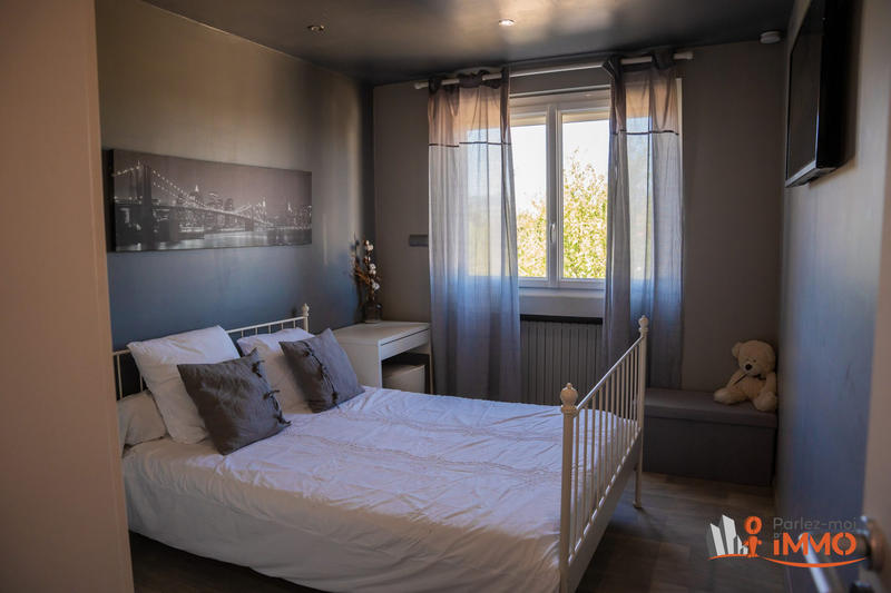 Maison traditionnelle - 196 m² - 7 pièces