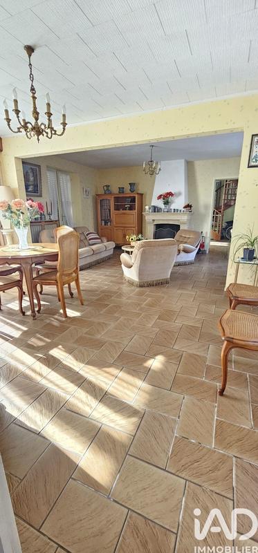 Maison - 184 m² - 8 pièces