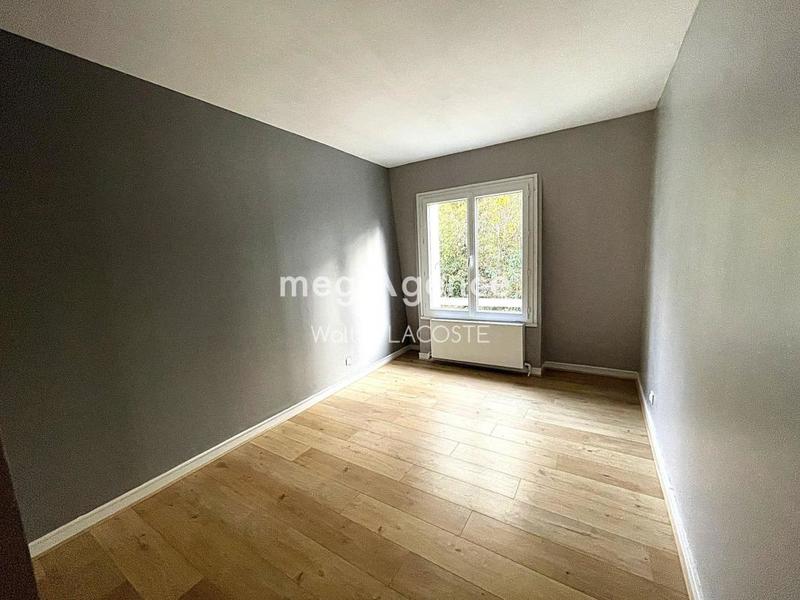 Maison traditionnelle - 149 m² - 6 pièces