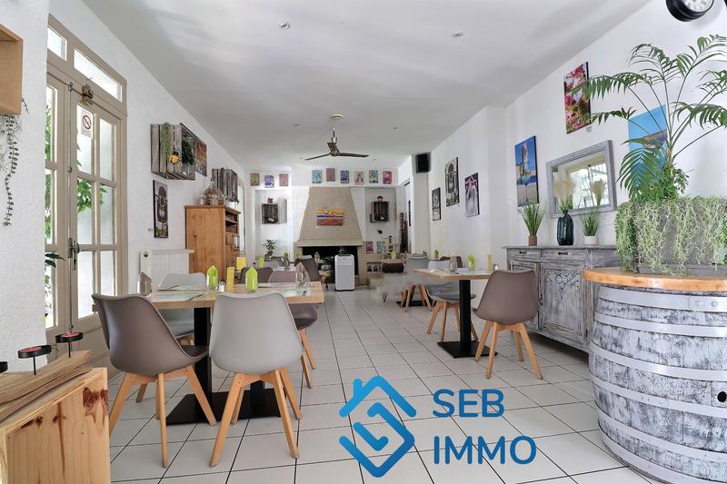 Local commercial - 202 m² - 7 pièces