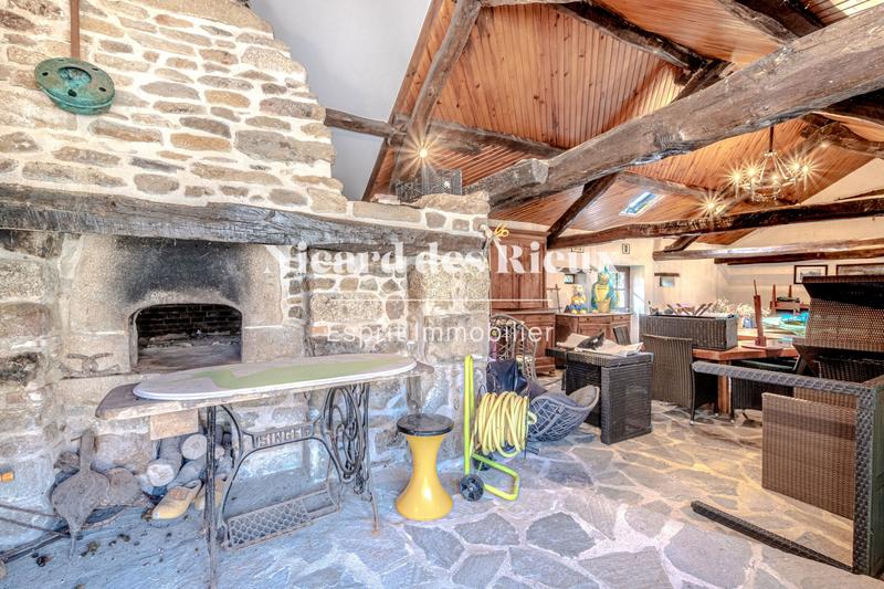 Maison - 317 m² - 11 pièces