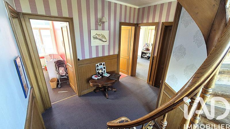 Maison - 302 m² - 11 pièces