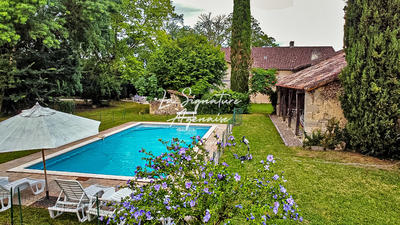 Propriété - 297 m² - 10 pièces