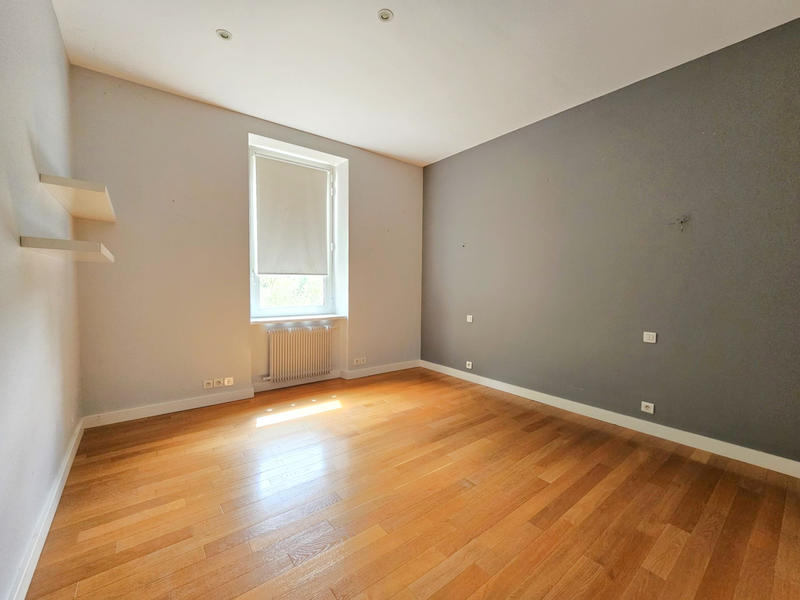 Maison - 446 m² - 14 pièces