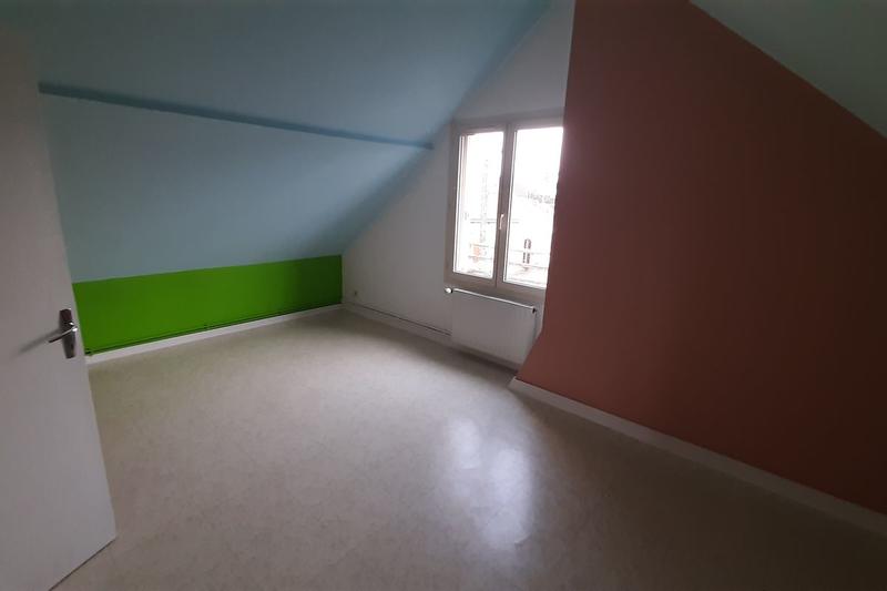 Maison - 94 m² - 5 pièces