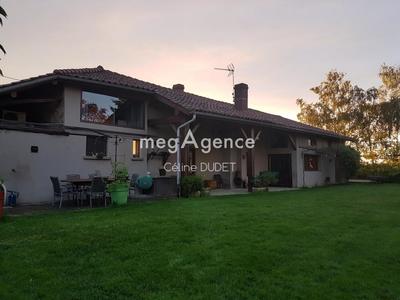 Corps de ferme - 230 m² - 6 pièces