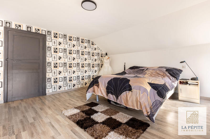 Maison - 195 m² - 7 pièces