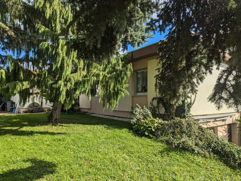 Maison - 170 m² - 9 pièces