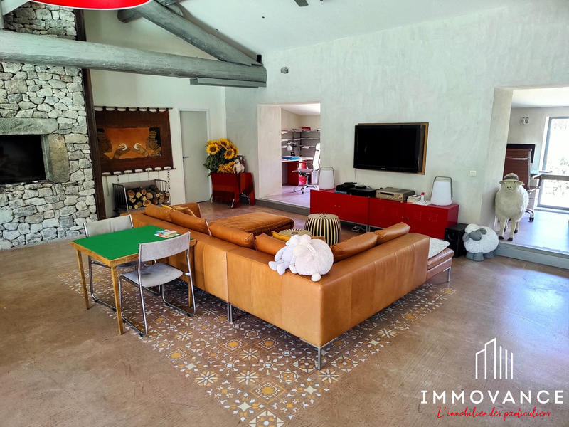 Maison - 340 m² - 8 pièces