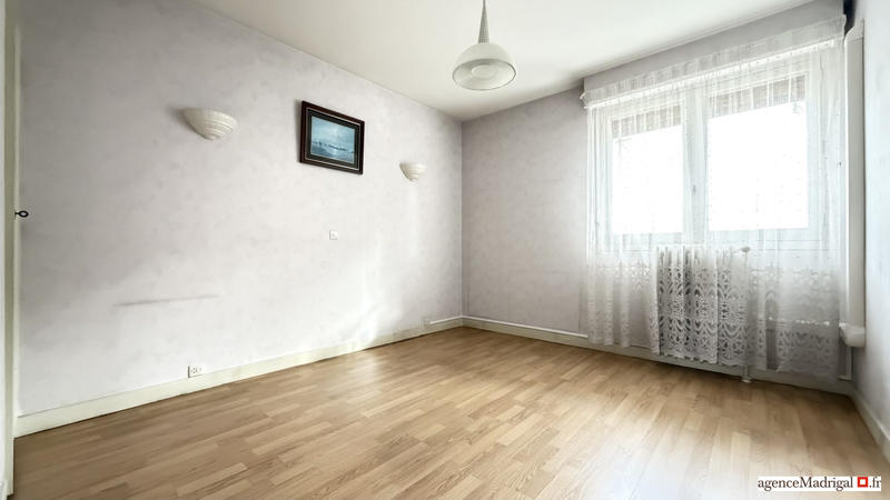 Appartement - 77 m² - 4 pièces