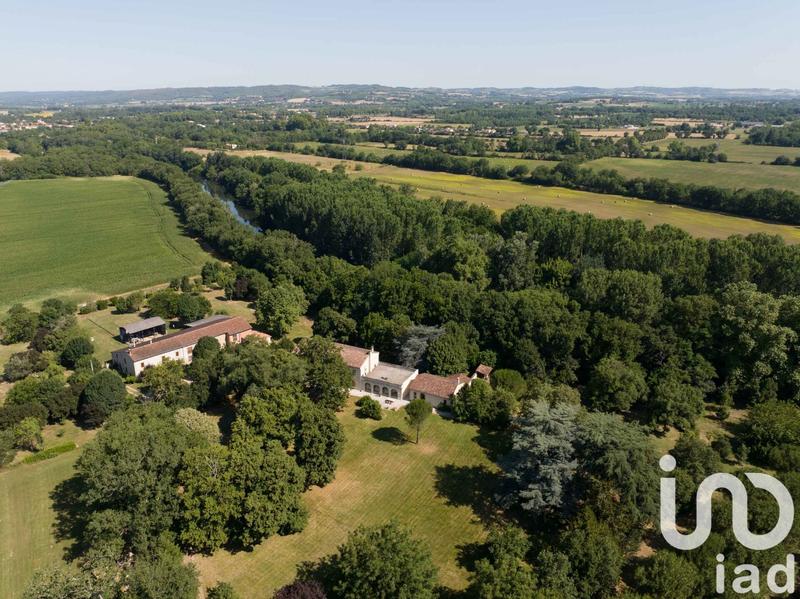 Maison - 405 m² - 12 pièces