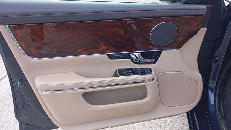 Jaguar Xj 3.0 d V6 275 Bva8 Luxe Premium Empattement Long - Automatique Toit ouvrant