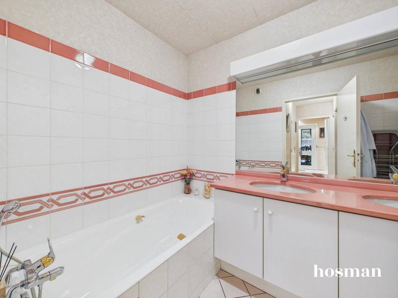 Appartement - 95 m² - 4 pièces