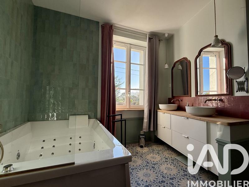 Maison - 180 m² - 7 pièces