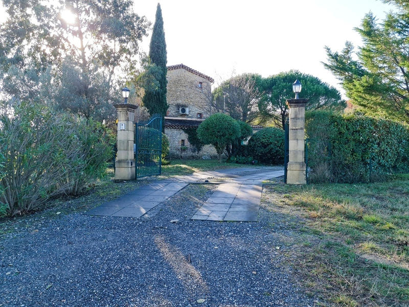 Maison - 242 m² - 7 pièces