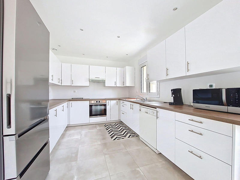 Maison - 145 m² - 7 pièces