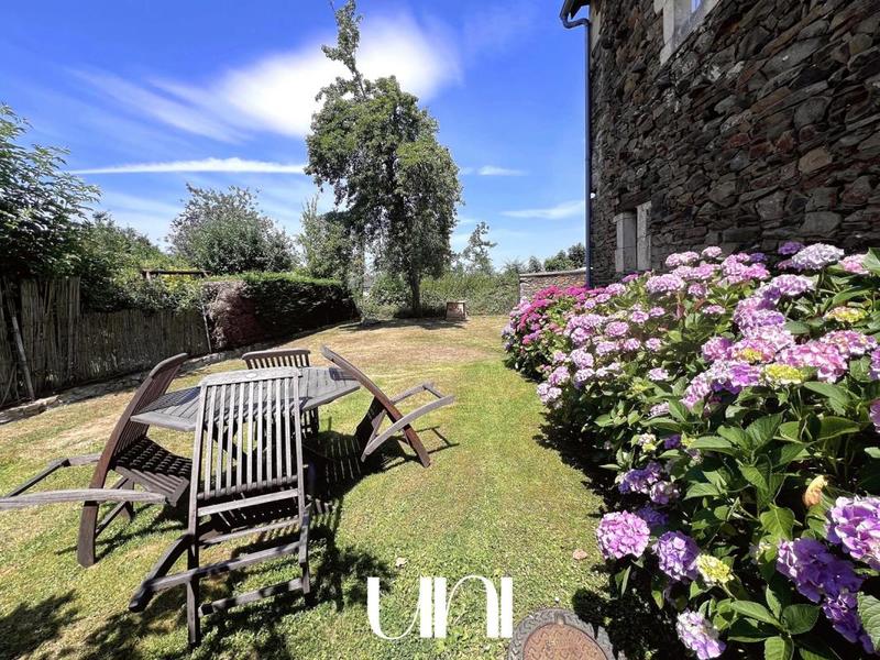 Maison - 209 m² - 7 pièces