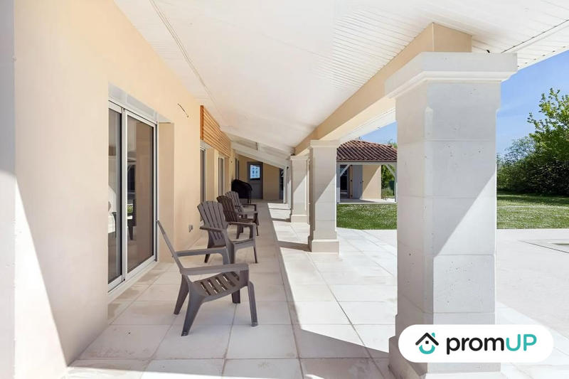 Villa - 234 m² - 7 pièces