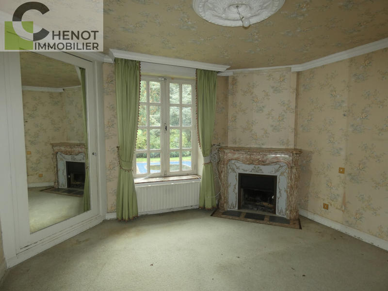 Propriété - 245 m² - 6 pièces