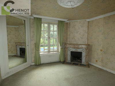 Propriété - 245 m² - 6 pièces