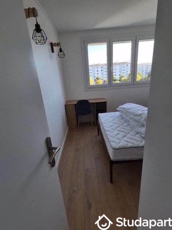 Chambre - 10 m² - 1 pièce