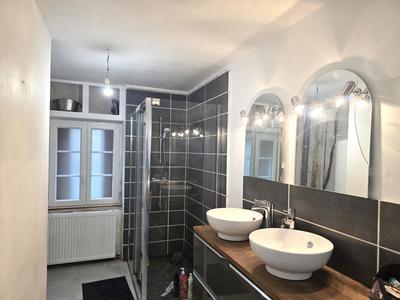 Maison - 163 m² - 8 pièces