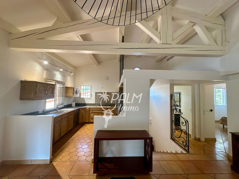 Appartement - 100 m² - 4 pièces