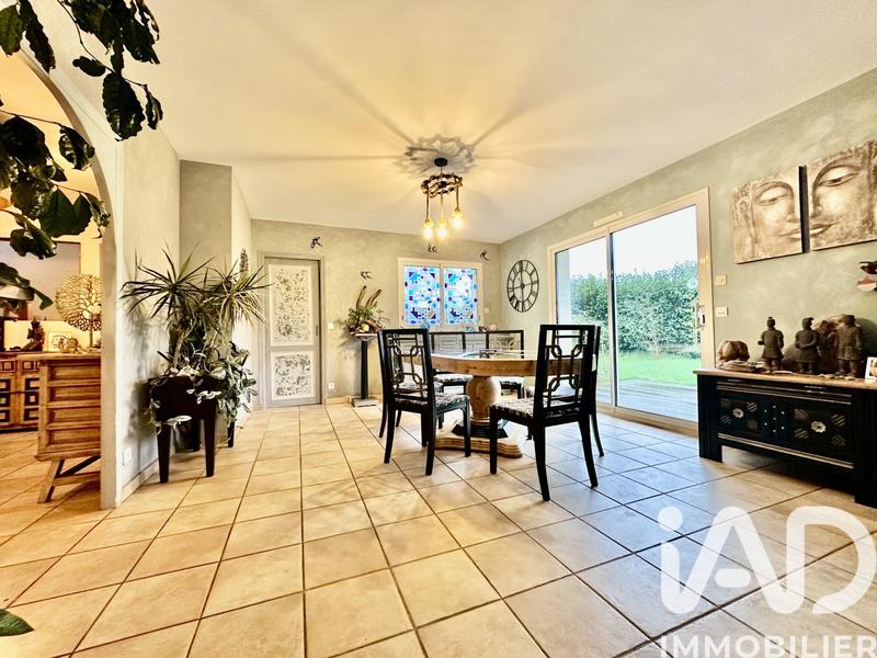 Maison - 166 m² - 9 pièces