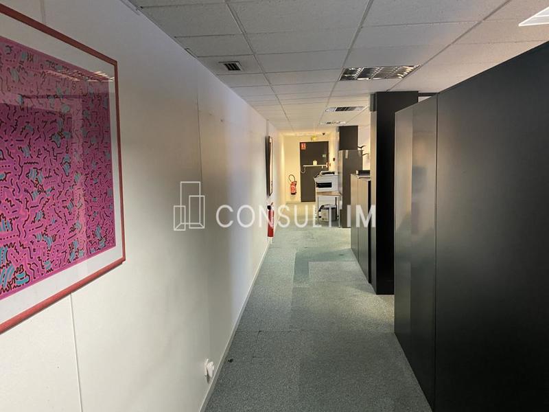 Bureau - 938 m²