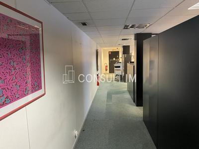 Bureau - 938 m²