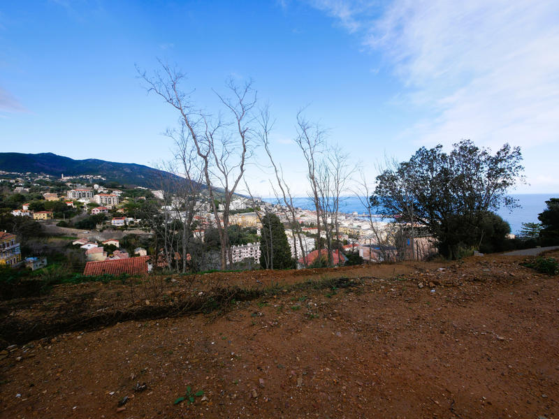 Terrain - 2 358 m²