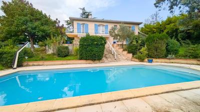 Maison - 142 m² - 7 pièces