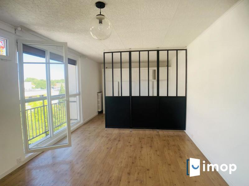 Studio - 40 m² - 2 pièces