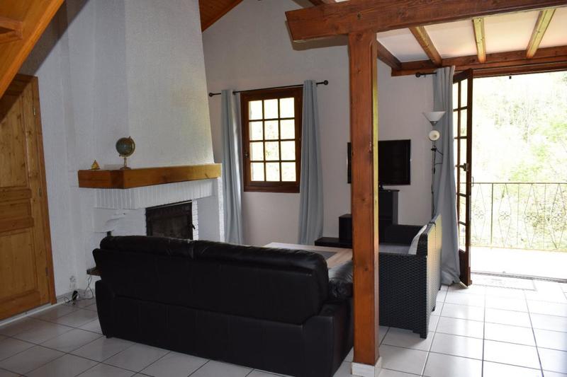 Maison - 230 m² - 8 pièces