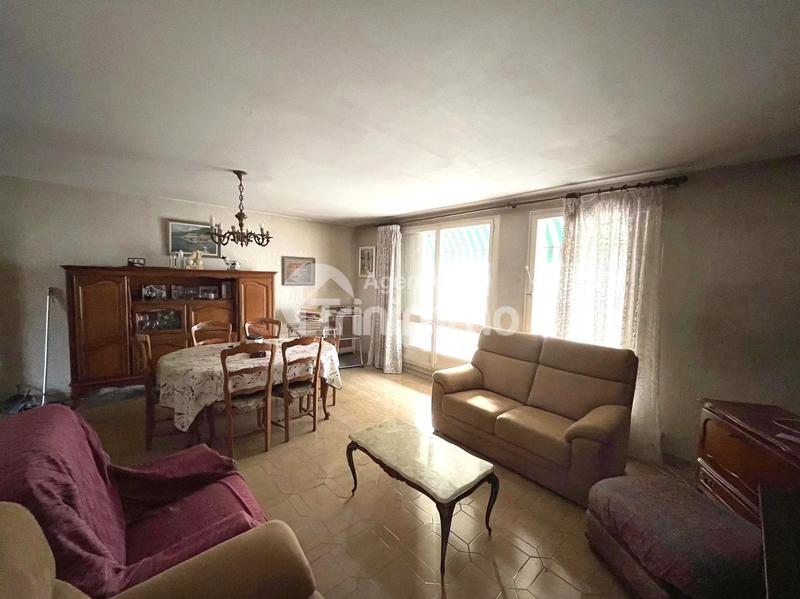 Appartement - 90 m² - 5 pièces