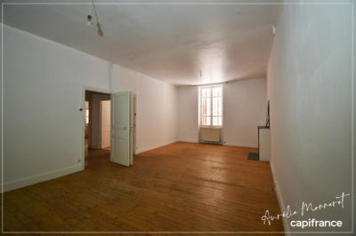 Maison - 320 m² - 9 pièces