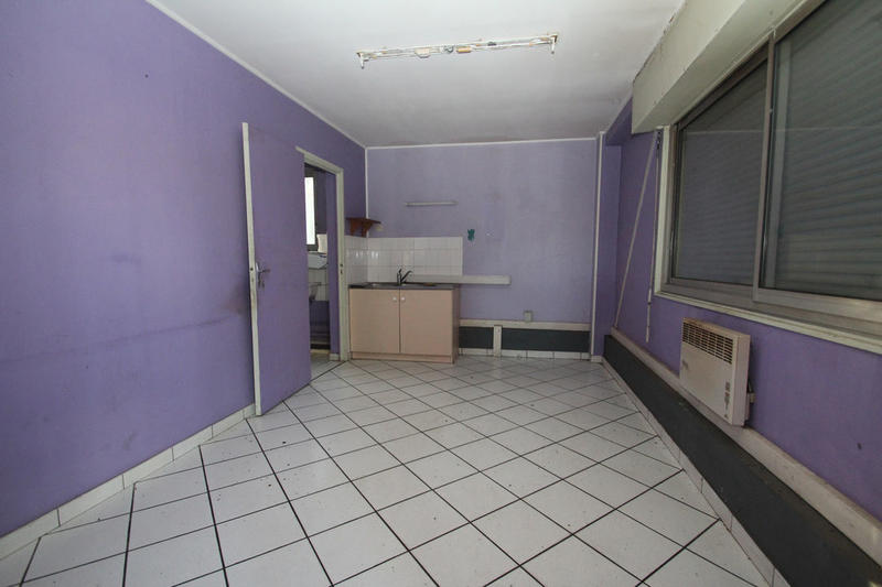 Local d'activité / Entrepôt - 576 m²