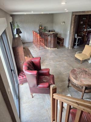 Maison - 220 m² - 3 pièces