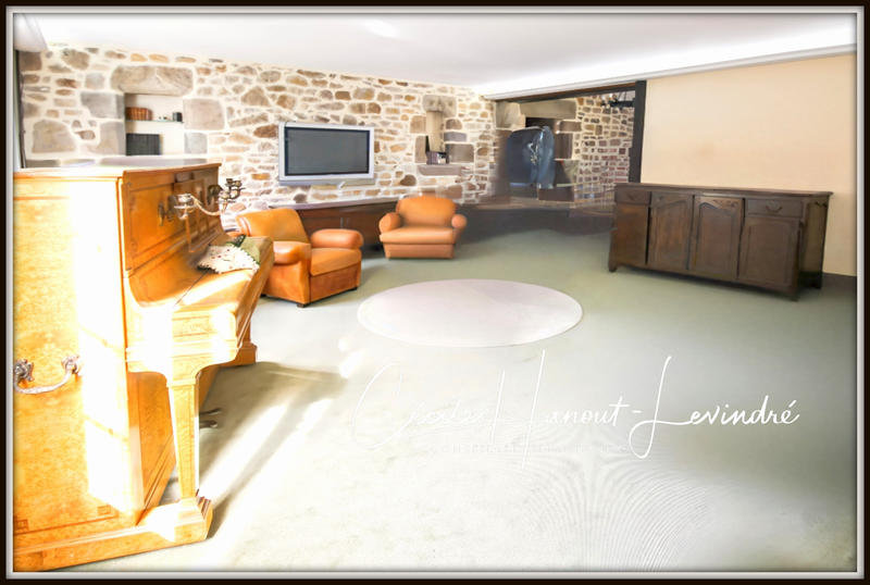 Maison - 202 m² - 8 pièces