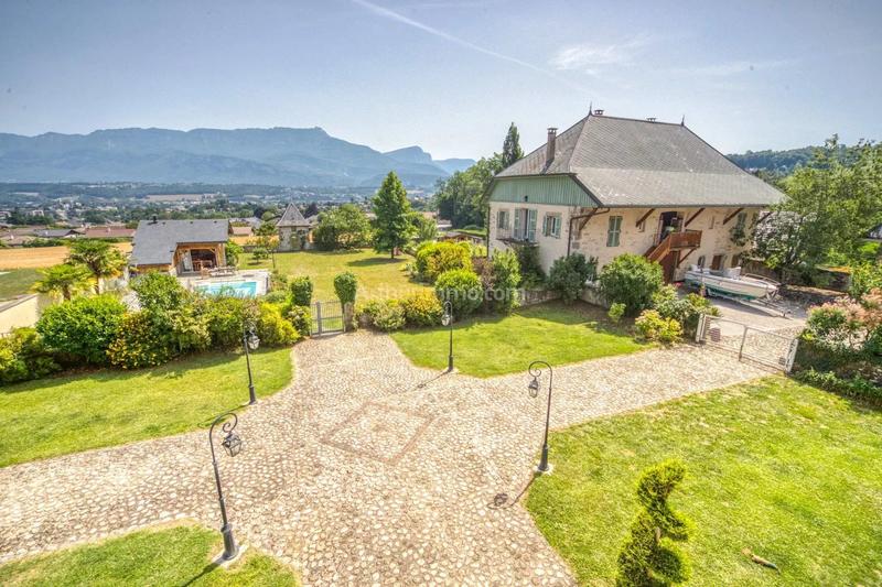 Maison - 488 m² - 20 pièces