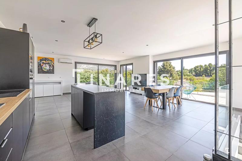 Maison - 156 m² - 5 pièces