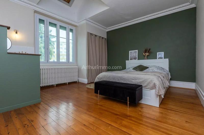 Maison - 237 m² - 9 pièces