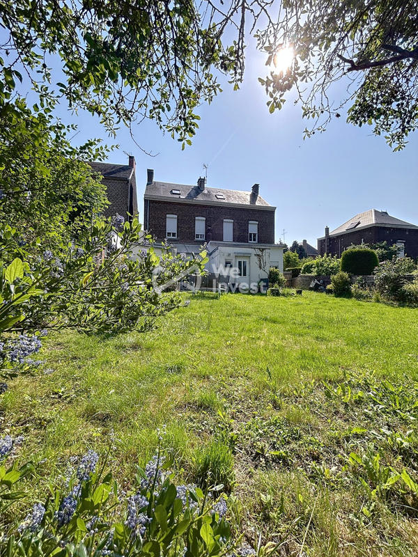 Maison - 220 m² - 8 pièces