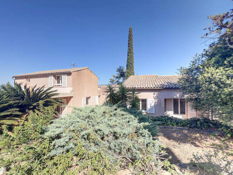 Villa - 290 m² - 6 pièces